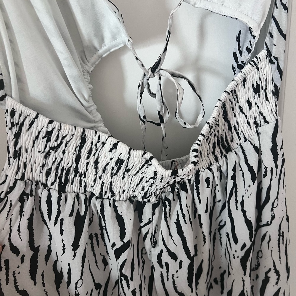 Zebra Print Maxi Cutout Halter Dress Size Medium - Picture 15 of 16